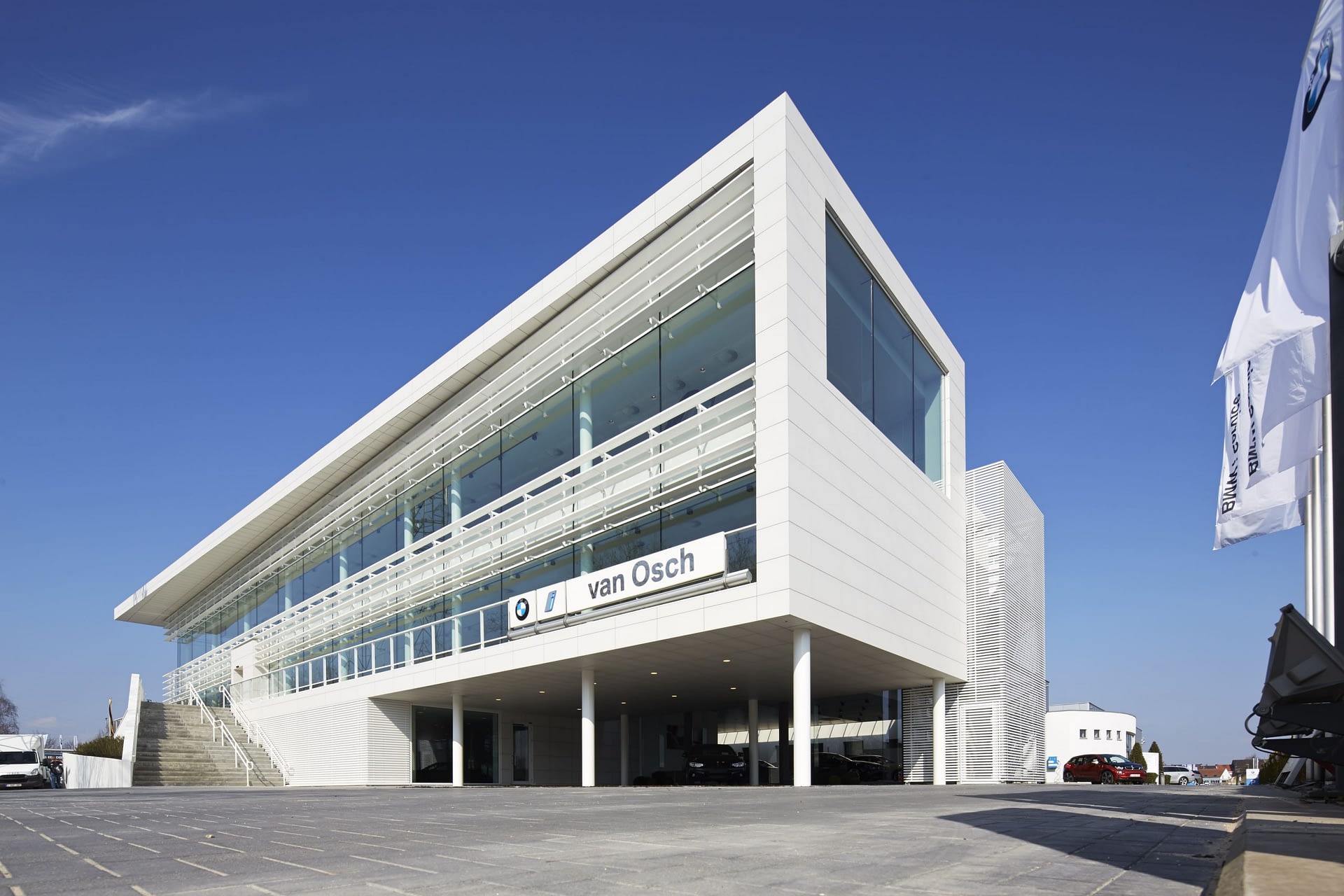 BMW Van Osch Hasselt a-tract architecture